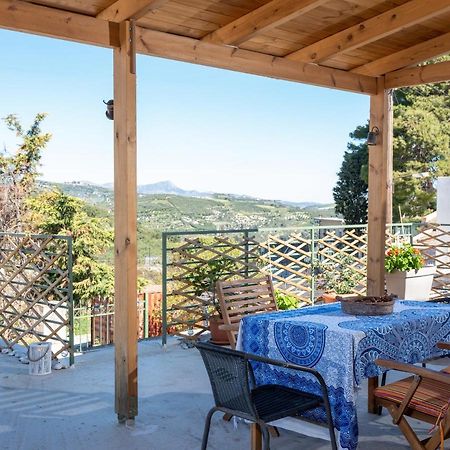Cozy Studio In Dafnes Near To Heraklion Apartment Dhafnes ภายนอก รูปภาพ