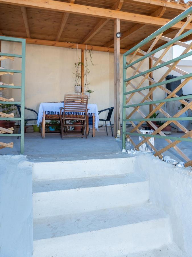 Cozy Studio In Dafnes Near To Heraklion Apartment Dhafnes ภายนอก รูปภาพ